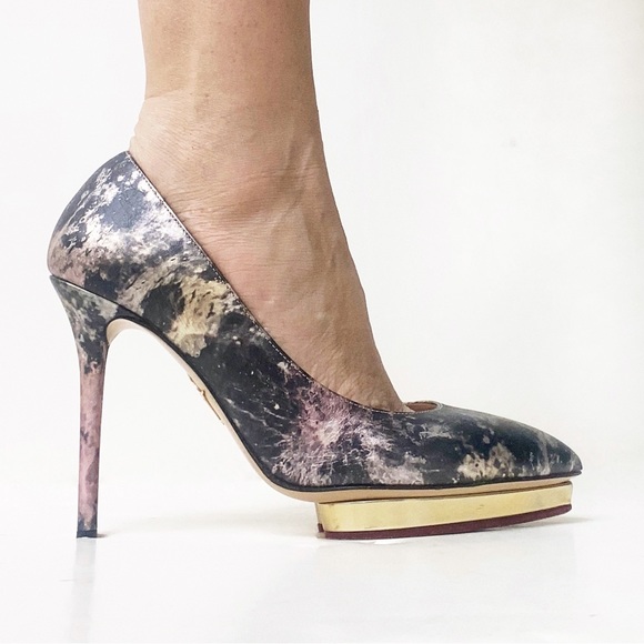 Sz37 / Charlotte Olympia Metallic Platform Pumps - Picture 11 of 13